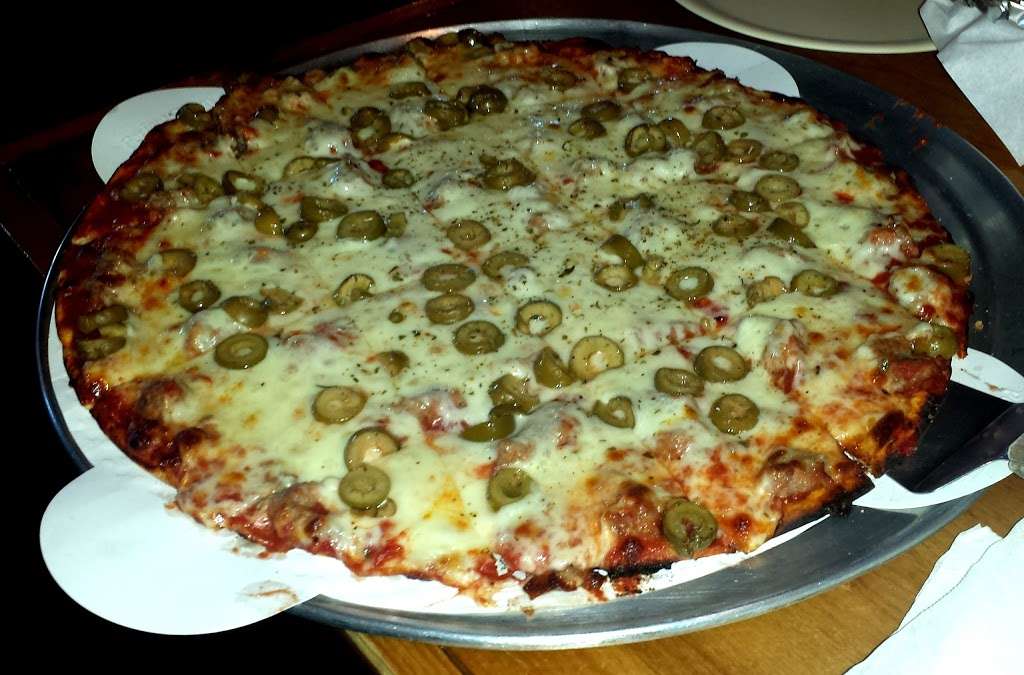 JJ Twigs Pizza & Pub | 150 S Northwest Hwy, Palatine, IL 60074 | Phone: (847) 358-1400