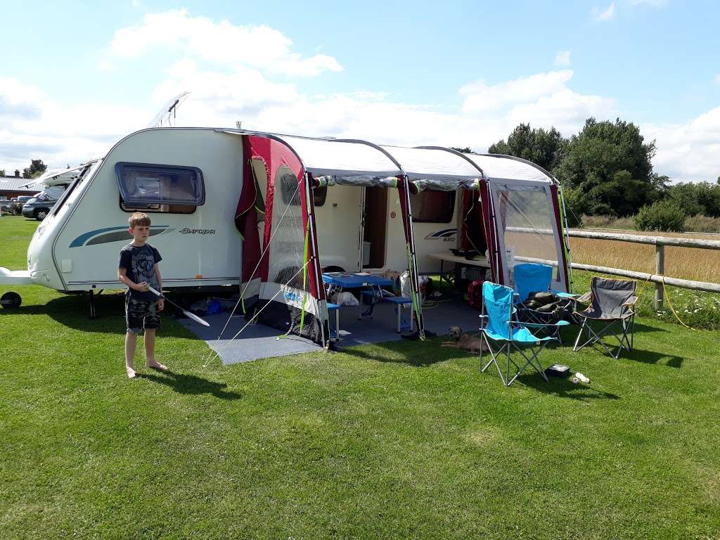 Woollett Hall Farm Camping | Woollett Hall Farm, N Cray Rd, Sidcup DA14 5ET, UK | Phone: 020 8300 2103