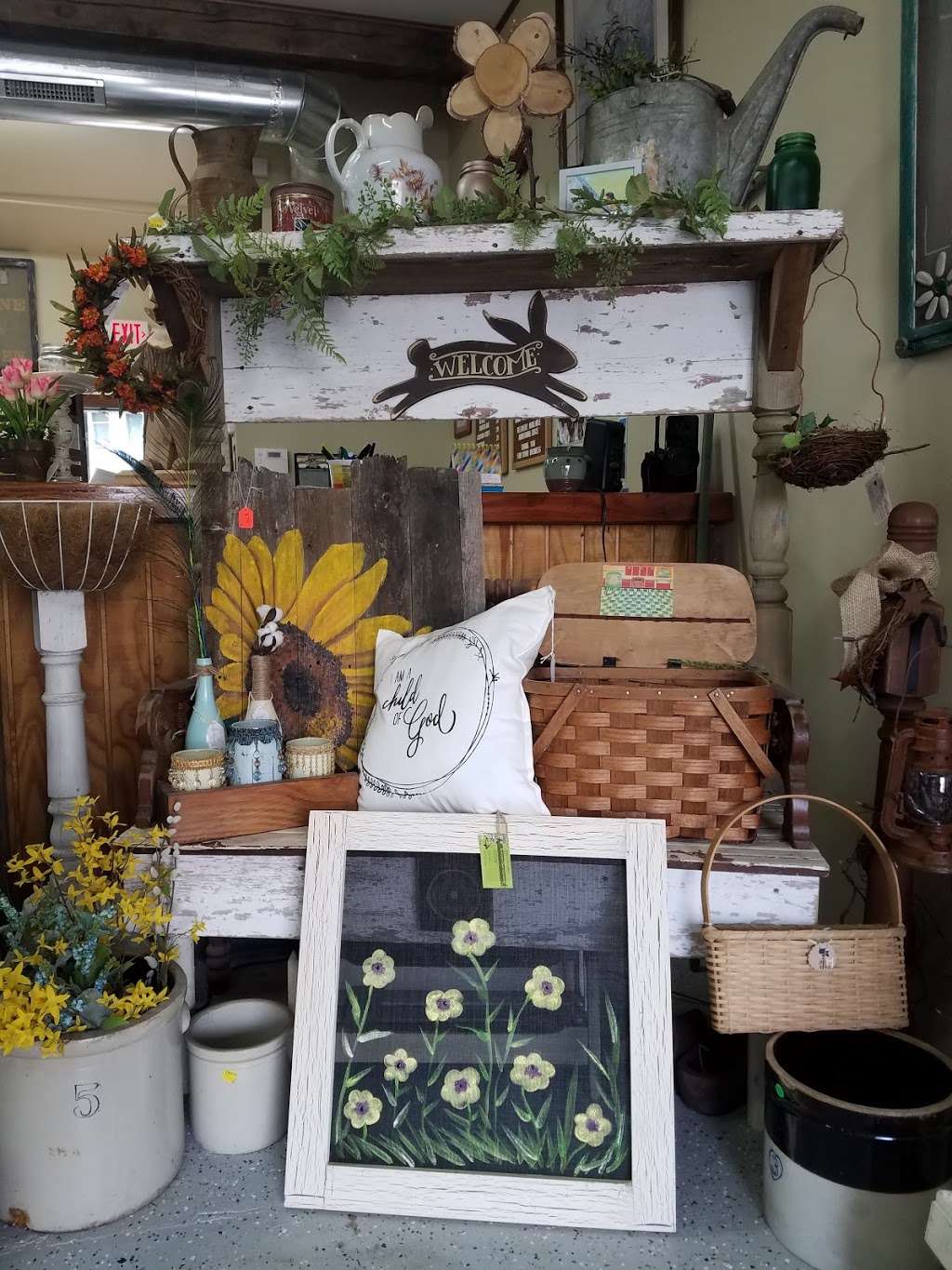 T & R Garden Center and Gift Shop | 14867 Russell Rd, Russell, IL 60075, USA | Phone: (847) 395-7708
