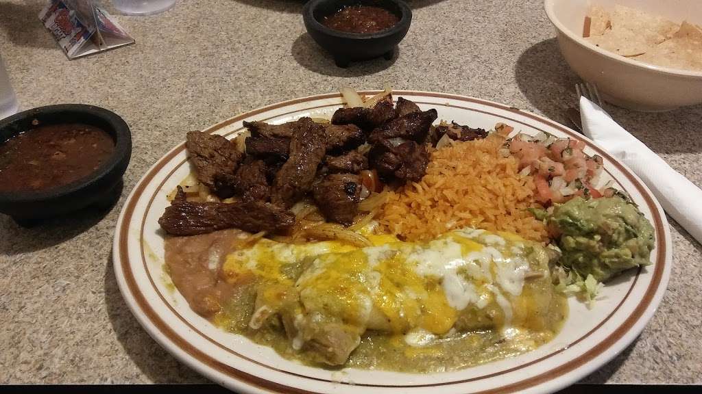 La Salsa Restaurant & Cantina | 101 E Kern St, Taft, CA 93268, USA | Phone: (661) 765-7321