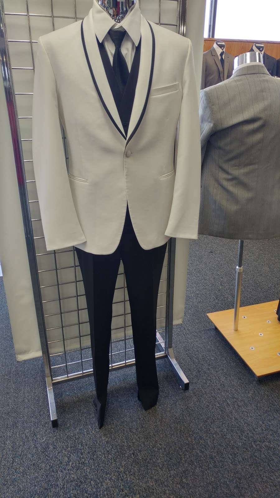 Tux Ego & Bridal Connection | 11954 Hesperia Rd, Hesperia, CA 92345, USA | Phone: (760) 948-9555