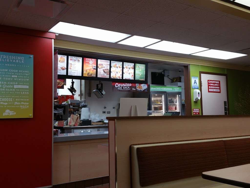 Del Taco | 3702 Highland Ave, Highland, CA 92346, USA | Phone: (909) 864-4504