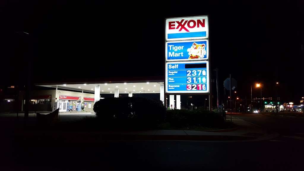 Exxon | 6261 Little River Turnpike, Lincolnia, VA 22312, USA | Phone: (703) 752-5875