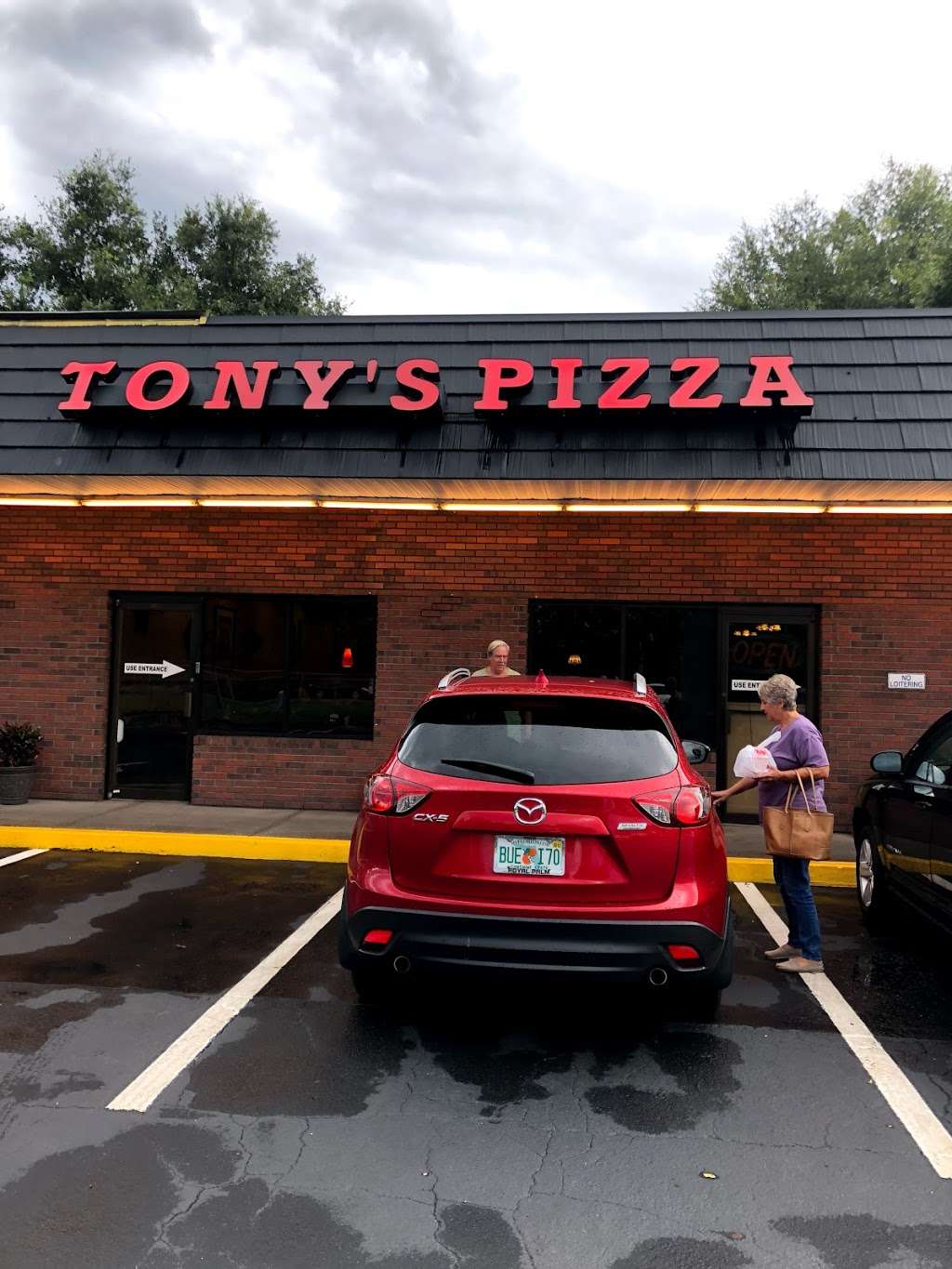 Tonys Pizza & Subs | 2760 E Orange Ave, Eustis, FL 32726 | Phone: (352) 589-9001