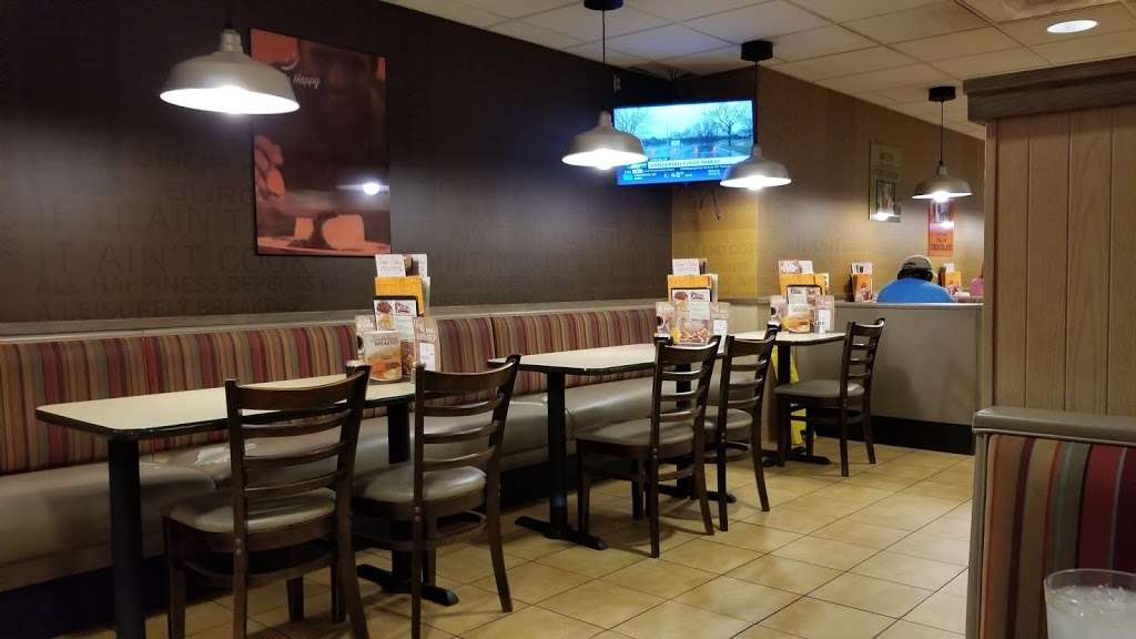 Huddle House | 2210 Camp Swatara Rd, Frystown, PA 17067, USA | Phone: (717) 933-4171