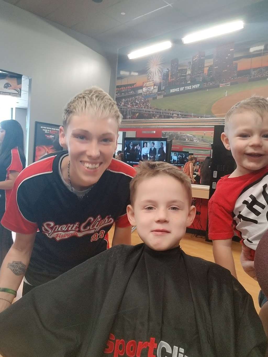 Sport Clips Haircuts of League City Parkway | 1911 W League City Pkwy Suite 140, League City, TX 77573, USA | Phone: (832) 905-0715