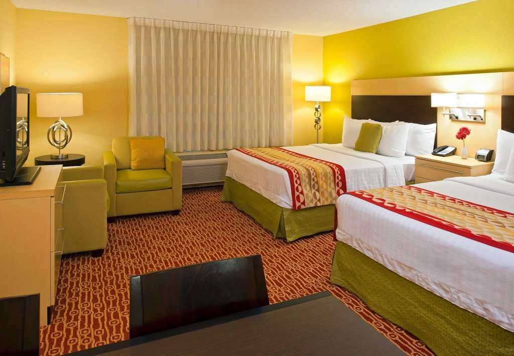 TownePlace Suites by Marriott Bethlehem Easton/Lehigh Valley | 3800 Easton-Nazareth Hwy, Easton, PA 18045, USA | Phone: (610) 829-2000