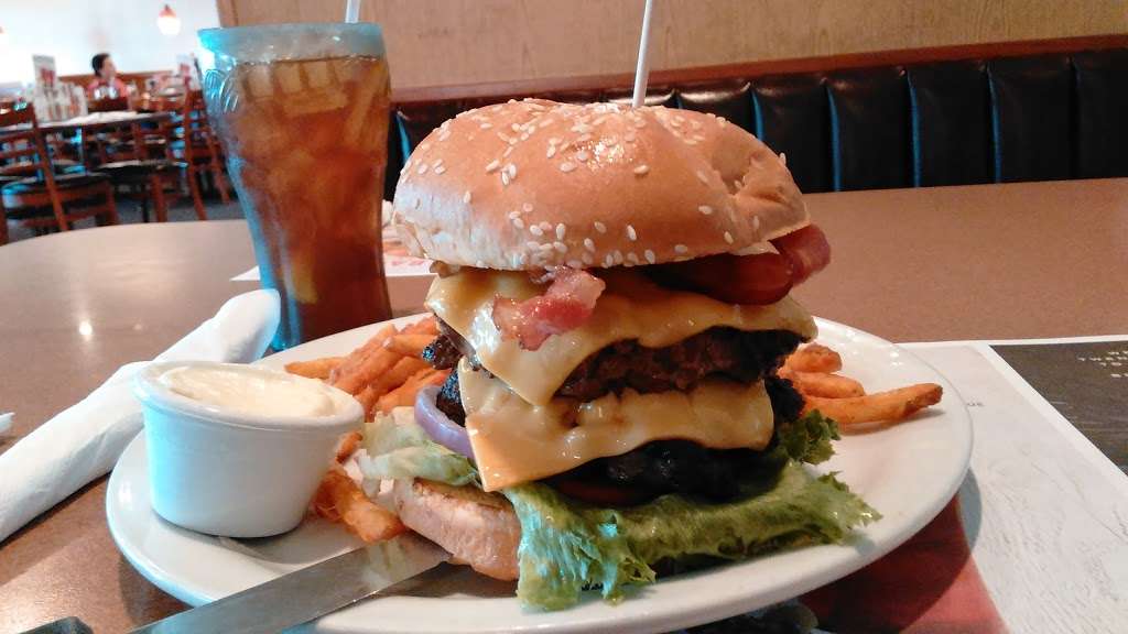 Dennys | 24279 Rogers Clark Blvd, Ruther Glen, VA 22546, USA | Phone: (804) 448-2630