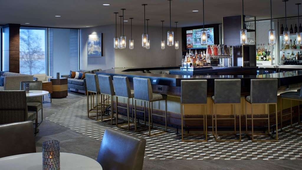 Kansas City Airport Marriott | 775 Brasilia Ave, Kansas City, MO 64153, USA | Phone: (816) 464-2200