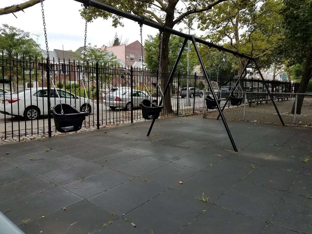 Playground One Forty Six CXLVI | 146th St. & 56th Rd Kissena Corridor Park, Flushing, NY 11355, USA | Phone: (212) 639-9675