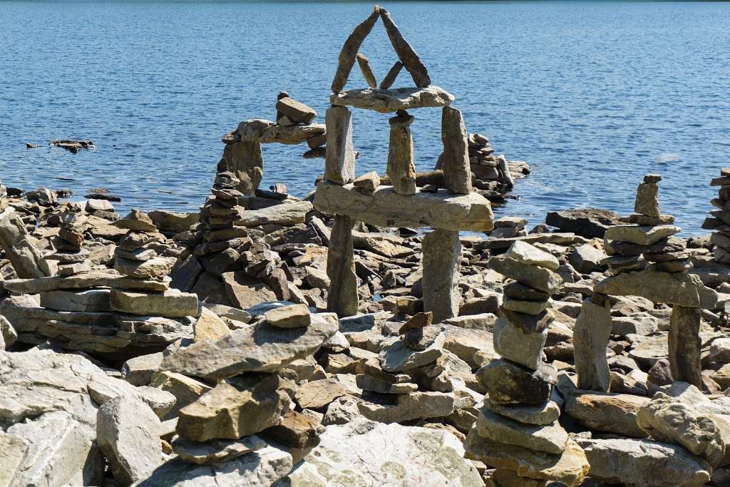 Beach of Little Rock Men | Hardwick Township, NJ 07825, USA