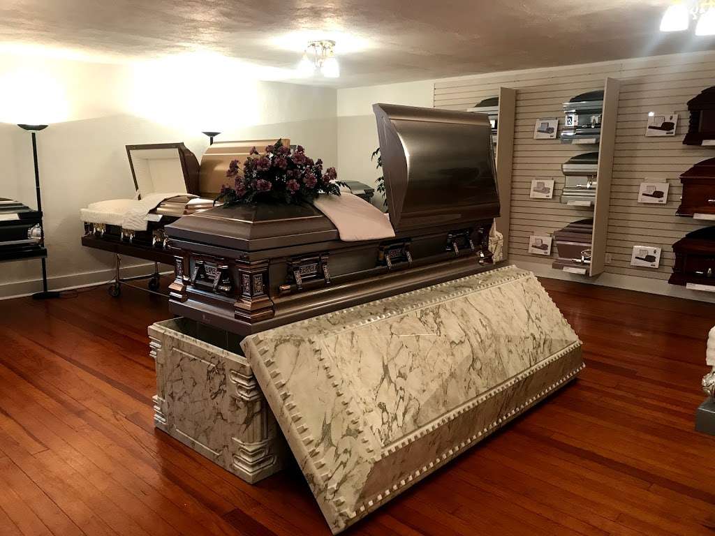 Taylor & Cowan Funeral Home and Cremation Services | 314 N Main St, Tipton, IN 46072, USA | Phone: (765) 675-2963