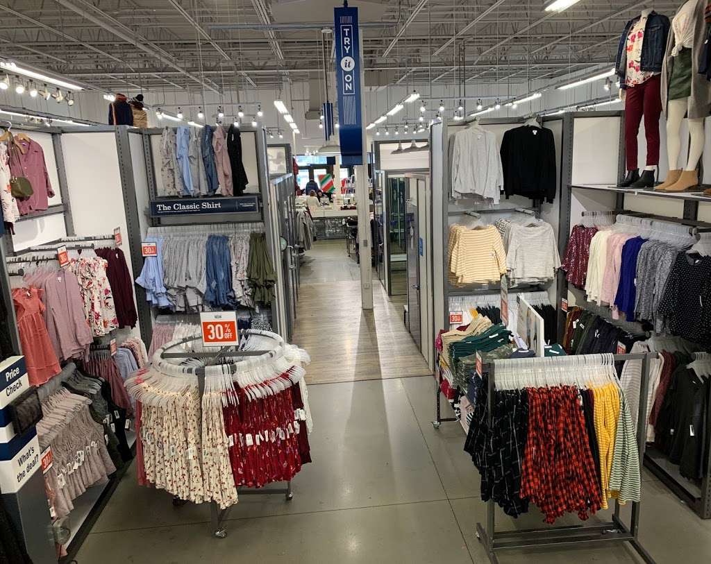 Old Navy | 833 N Krocks Rd, Allentown, PA 18106, USA | Phone: (610) 530-1540