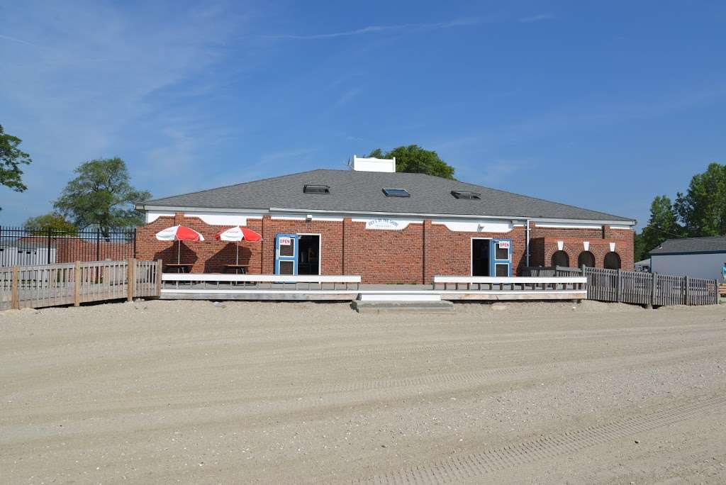 Compo Beach Concession | 64 Compo Beach Rd, Westport, CT 06880, USA