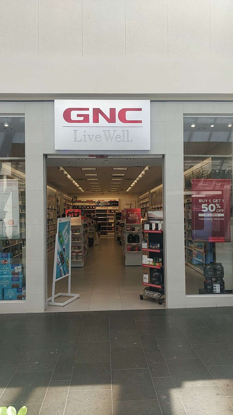 GNC | 2040, Paramus Park Mall, Paramus, NJ 07652, USA | Phone: (201) 262-9714