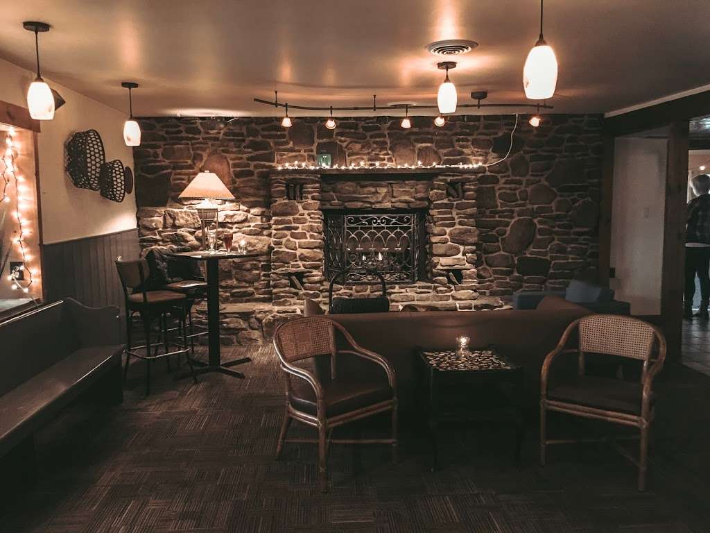 The Side Room At Terrapin | 3803 Columbia Blvd, Bloomsburg, PA 17815, USA | Phone: (570) 387-7703