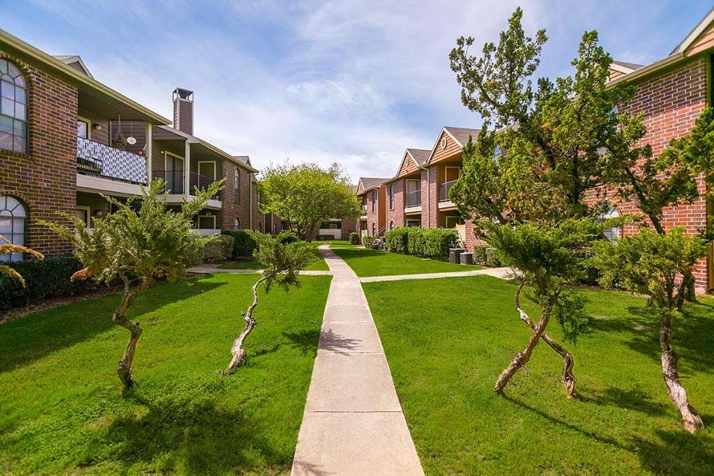 Oaks of Westlakes Apartments | 534 Hunt Ln, San Antonio, TX 78245, USA | Phone: (210) 871-9669