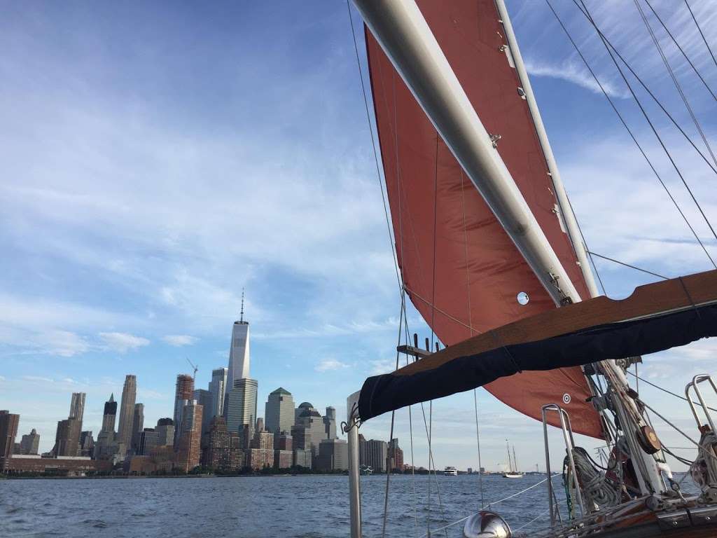 Narwhal Yacht Charters | Chelsea Piers, New York, NY 10011, USA | Phone: (516) 343-3557