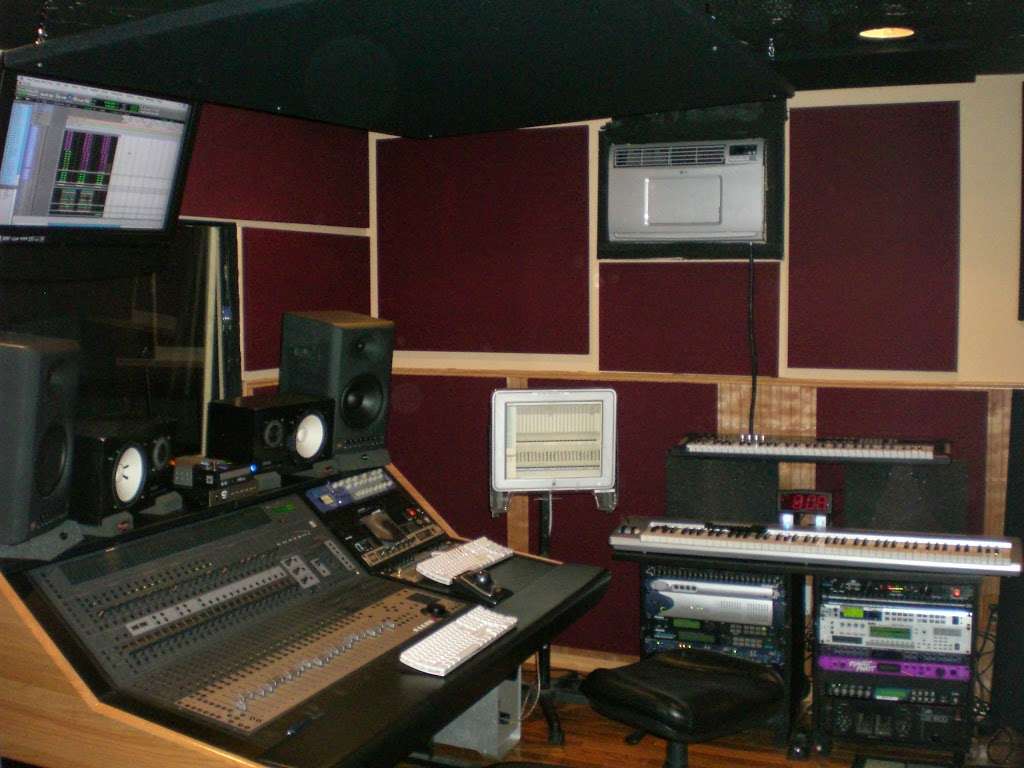 Star-Dome Entertainment/Platinum Touch Recording Studio | 3854 Shoreview Dr, Kissimmee, FL 34744, USA | Phone: (407) 603-8717