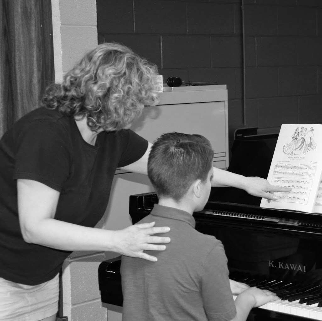 Music Lessons With Laura | 10300 W 131st St, Palos Park, IL 60464, USA | Phone: (708) 687-9337