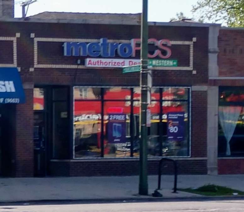 Metro by T-Mobile | 7450 N Western Ave, Chicago, IL 60645, USA | Phone: (872) 208-7520