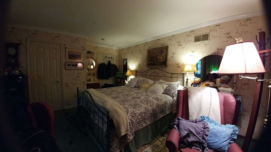 Bear House Bed and Breakfast | 1475 Copenhaffer Rd, Dover, PA 17315, USA | Phone: (717) 266-5253