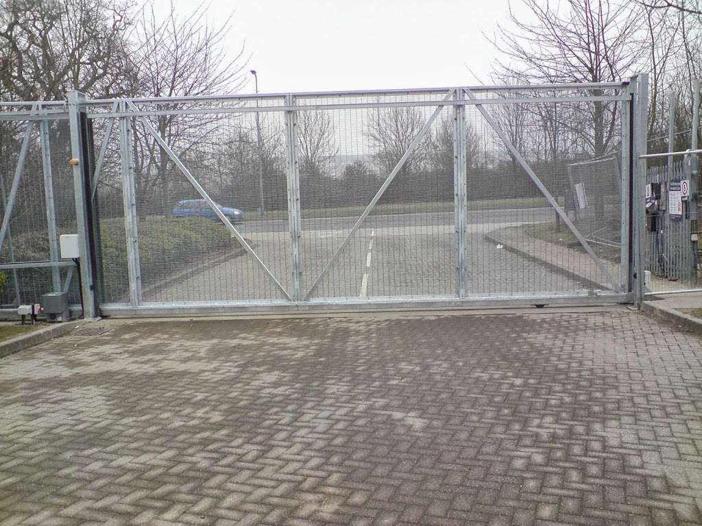 Guardian Security Fencing | Hunters Chase Garden Centre, Hunters Chase, Hutton, Brentwood CM13 1SN, UK | Phone: 01277 630787