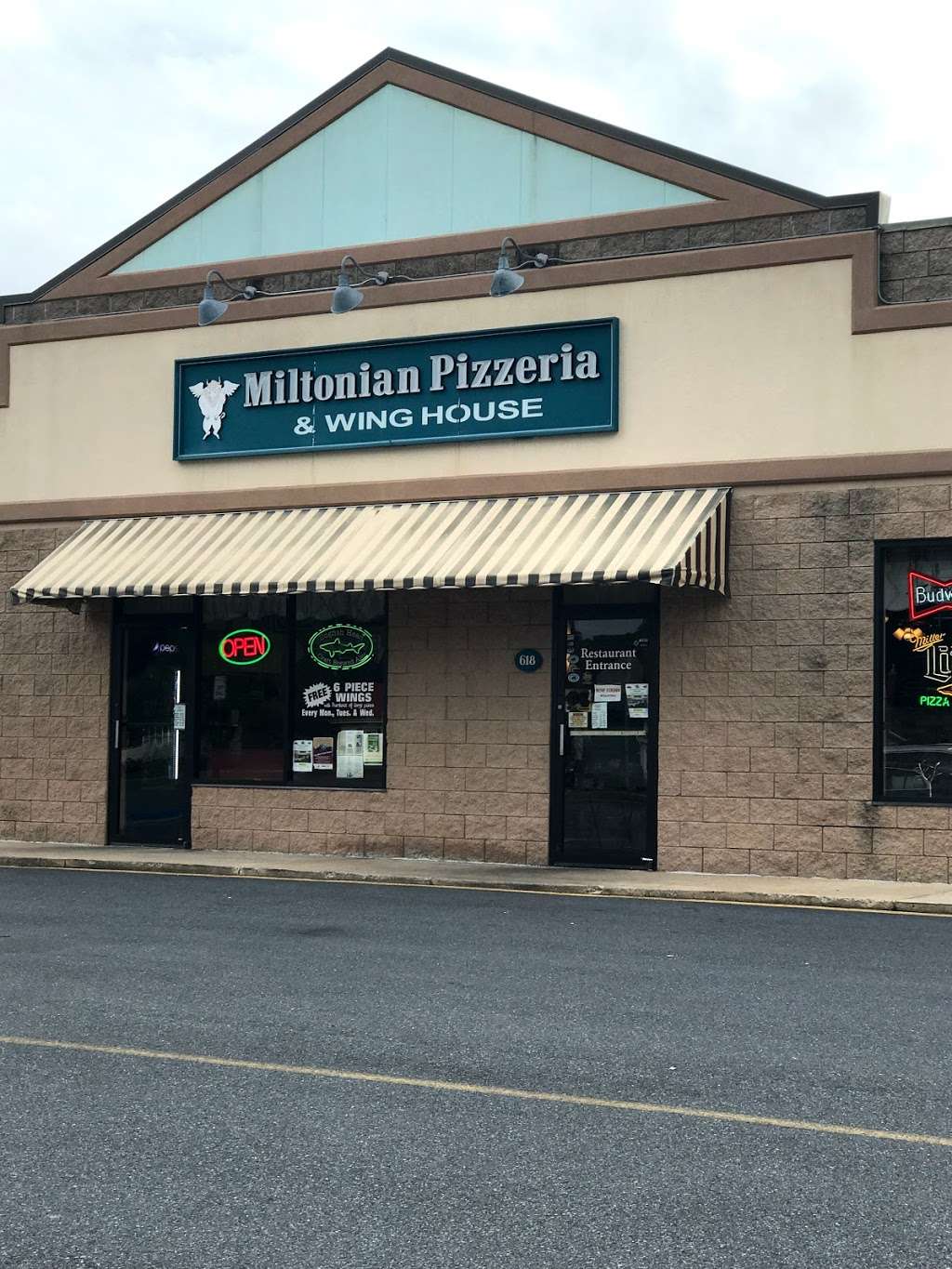 Miltonian Pizzeria & Wing House | 618 Mulberry St, Milton, DE 19968, USA | Phone: (302) 684-1111