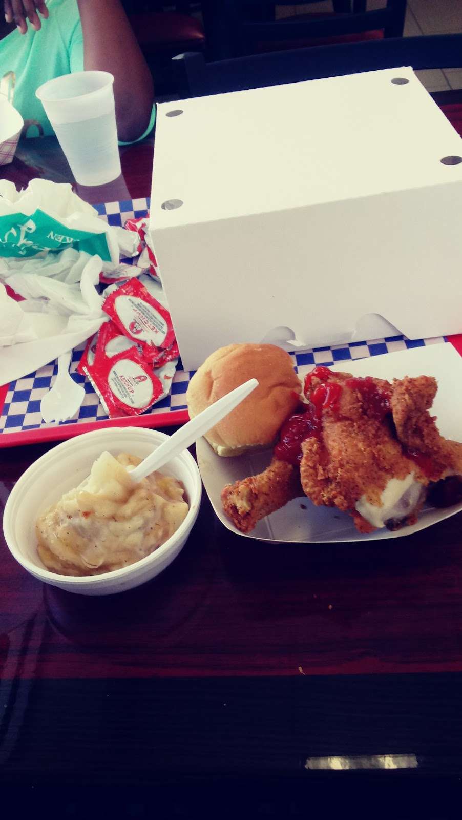 Frenchys Fried Chicken | 122 Atascocita Road suite g, Humble, TX 77396 | Phone: (832) 995-5958