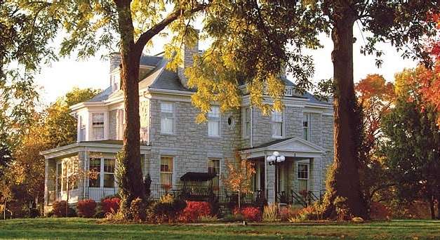 Hawthorn, A Bed and Breakfast | 1 Hawthorne Pl, Independence, MO 64052, USA | Phone: (816) 252-2607