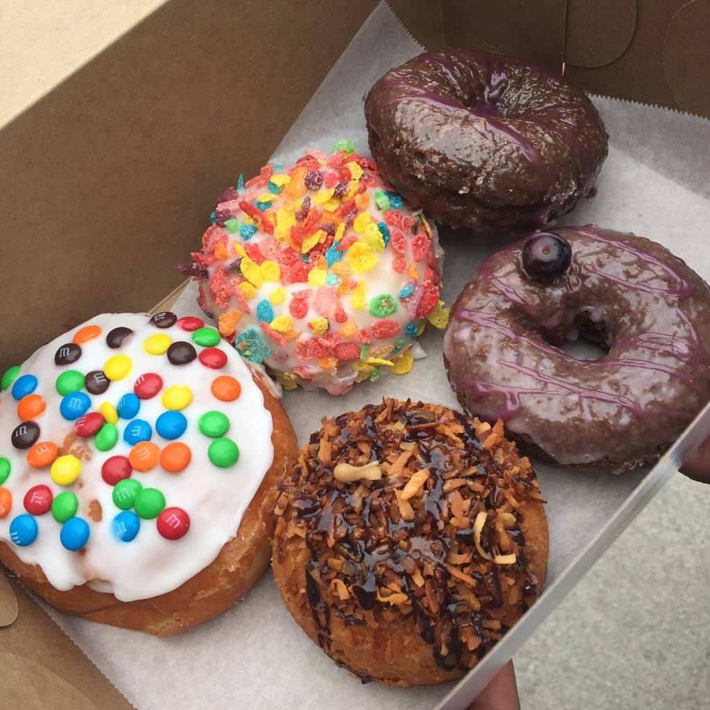 Friendly Donuts | 4442 E Chapman Ave, Orange, CA 92869, USA | Phone: (714) 538-4942