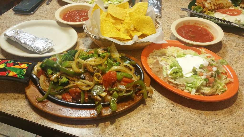 Fiesta Ranchera Restaurant | 1450 W Southport Rd B, Indianapolis, IN 46217, USA | Phone: (317) 888-7373