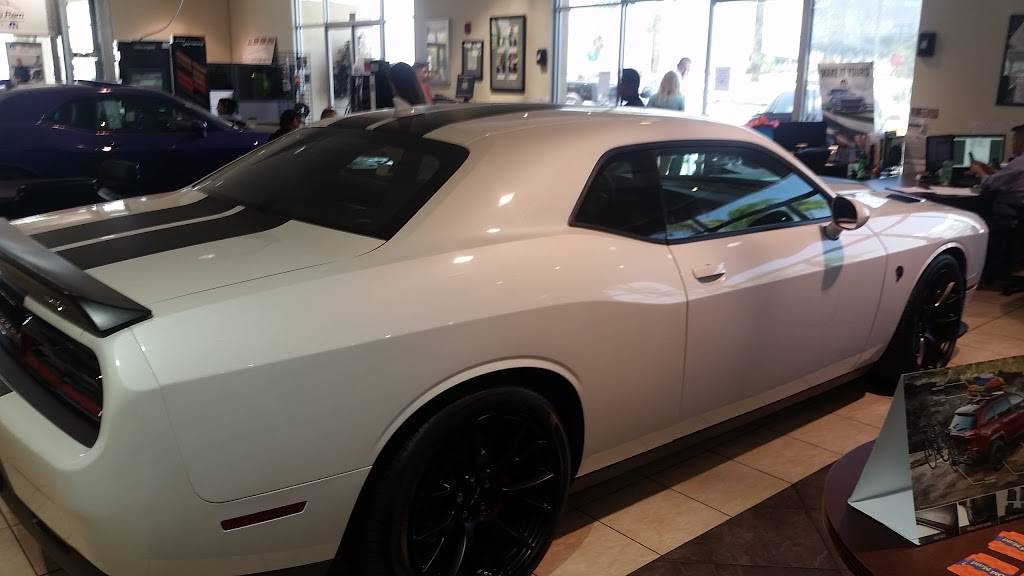 Hemet Chrysler Dodge Jeep Ram | 425 Motor Way, Hemet, CA 92545, USA | Phone: (951) 225-4217