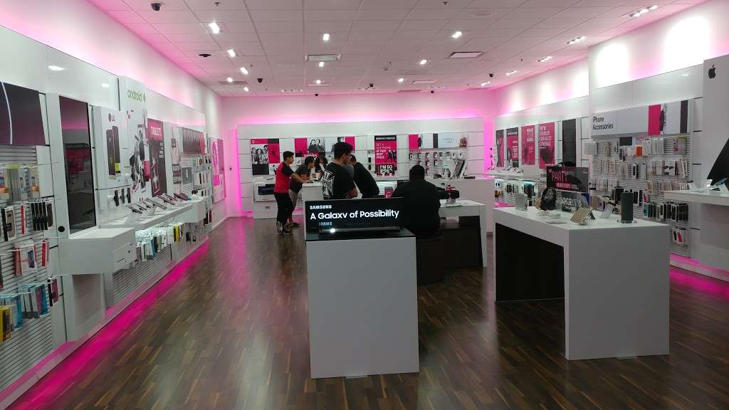 T-Mobile | 16923 Sierra Lakes Pkwy, Ste 111, Fontana, CA 92336, USA | Phone: (909) 428-7656