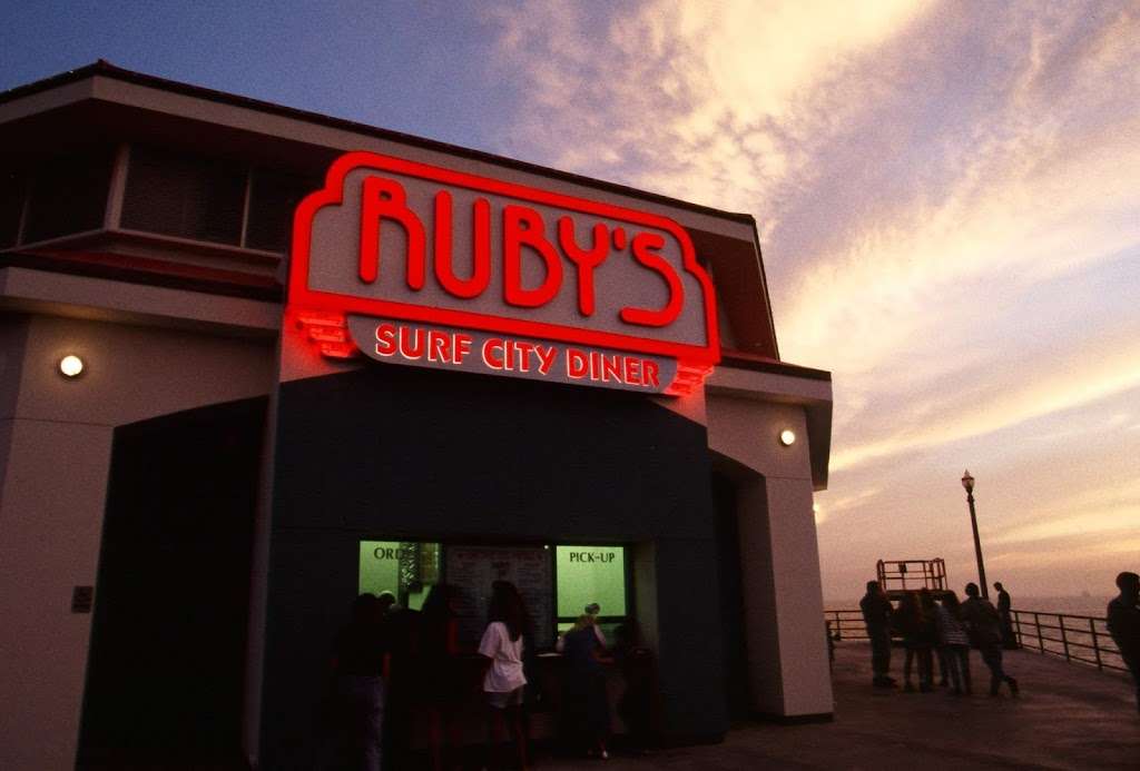 Rubys Diner | 1 Main St #1, Huntington Beach, CA 92648 | Phone: (714) 969-7829