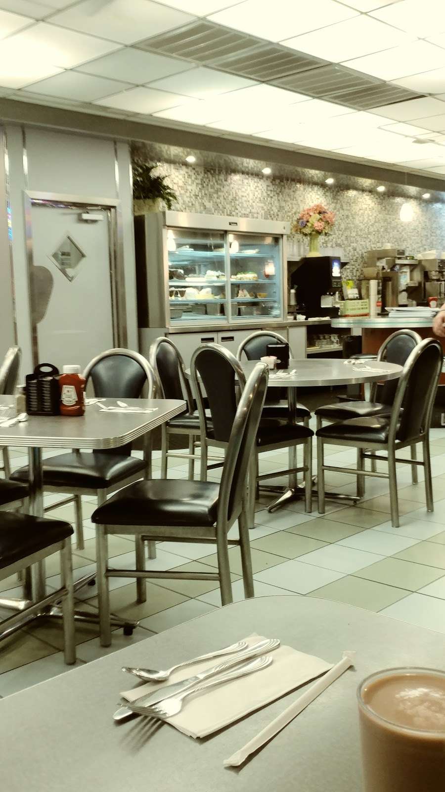 Star Diner & Cafe | 325 W Spruce Ave, North Wildwood, NJ 08260 | Phone: (609) 729-4900
