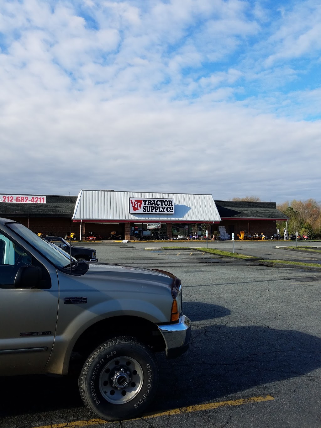 Tractor Supply Co. | 4238 Richmond Rd, Warsaw, VA 22572, USA | Phone: (804) 313-2090