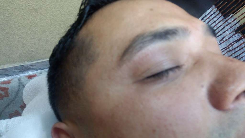 roseetas eyebrow threading | 14050 Cherry Ave suite F, Fontana, CA 92337, USA | Phone: (909) 844-8086