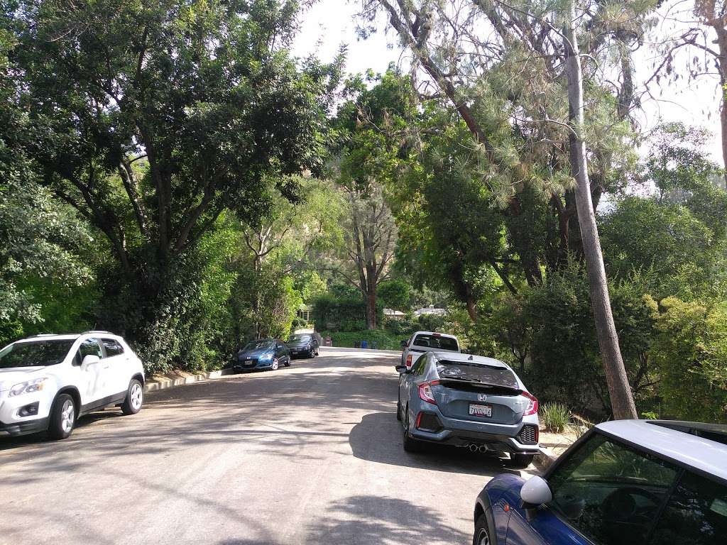 Parking place for Eaton Canyon Falls | 1750 N Altadena Dr, Pasadena, CA 91107, USA | Phone: (626) 398-5420