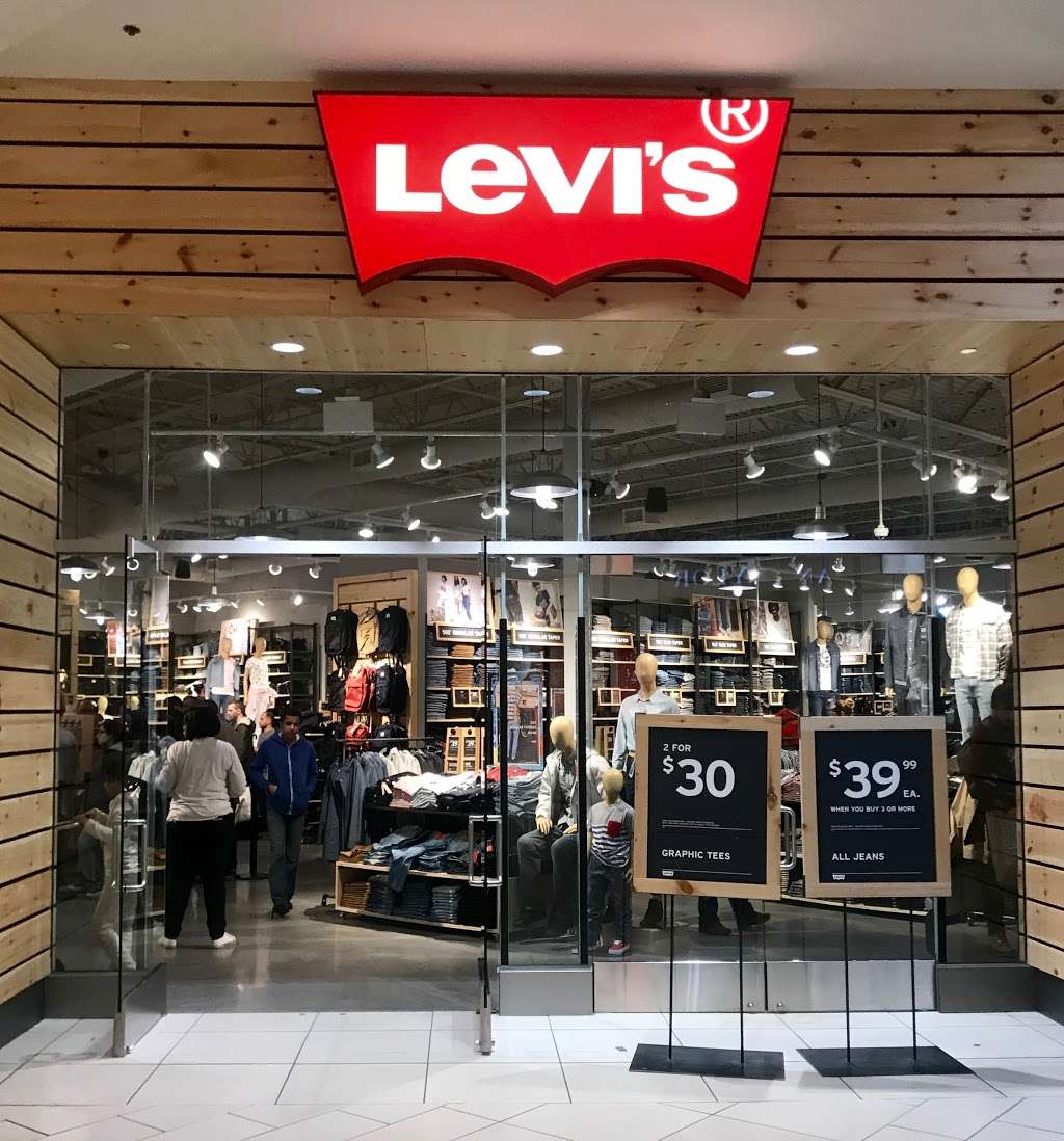 nearby levi's store