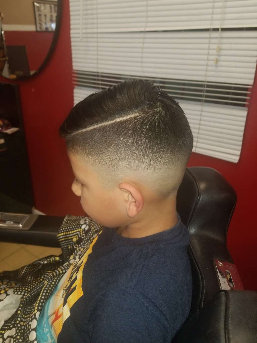 Family Barber & Beauty Salon | 249 E 40th St, San Bernardino, CA 92404, USA | Phone: (909) 881-6167