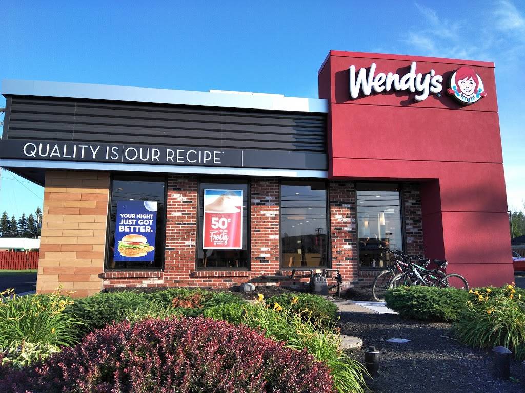 Wendys | 2021 Ridge Rd, West Seneca, NY 14224, USA | Phone: (716) 675-5882