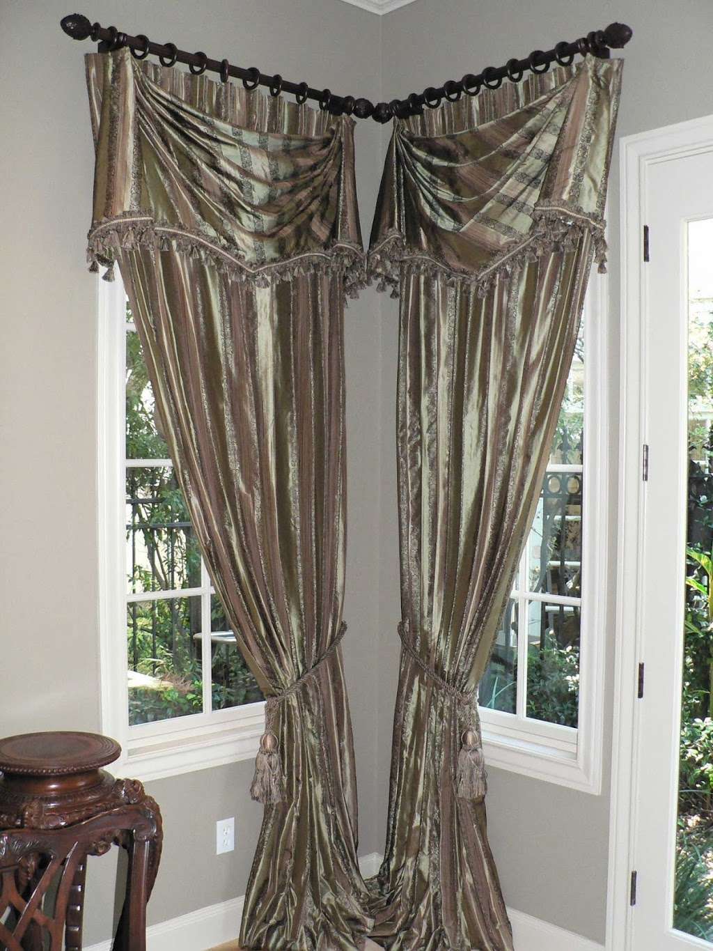 Inside the Window Custom Drapery & Bedding | 37371 Robin George Trail, Magnolia, TX 77354 | Phone: (713) 779-2844