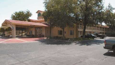 La Quinta Inn by Wyndham San Antonio Vance Jackson | 5922 I-10, San Antonio, TX 78201, USA | Phone: (210) 734-7931