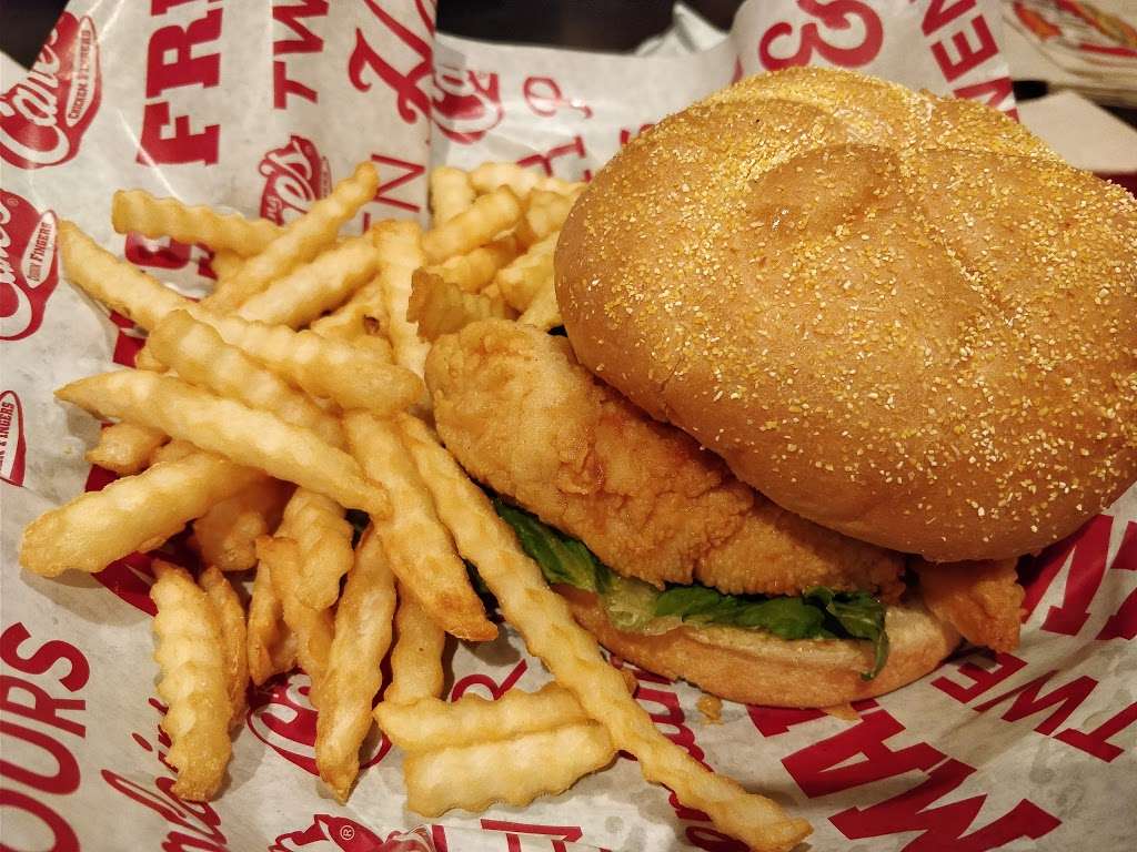 Raising Canes Chicken Fingers | 698 IL-59, Naperville, IL 60540 | Phone: (630) 778-0536