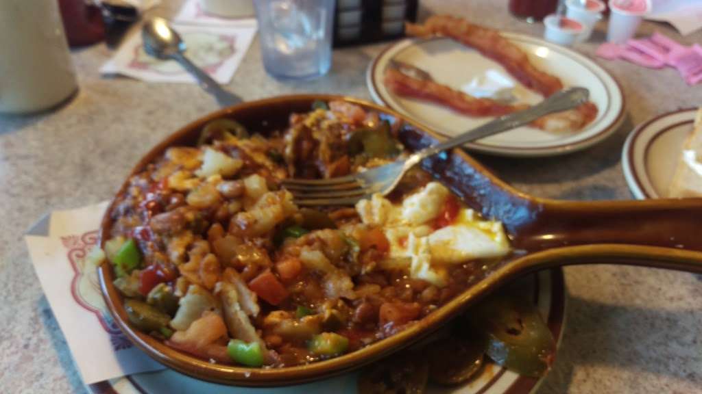 Mrs Vs Restaurant | 855 E Rollins Rd, Round Lake Beach, IL 60073, USA | Phone: (847) 223-0404