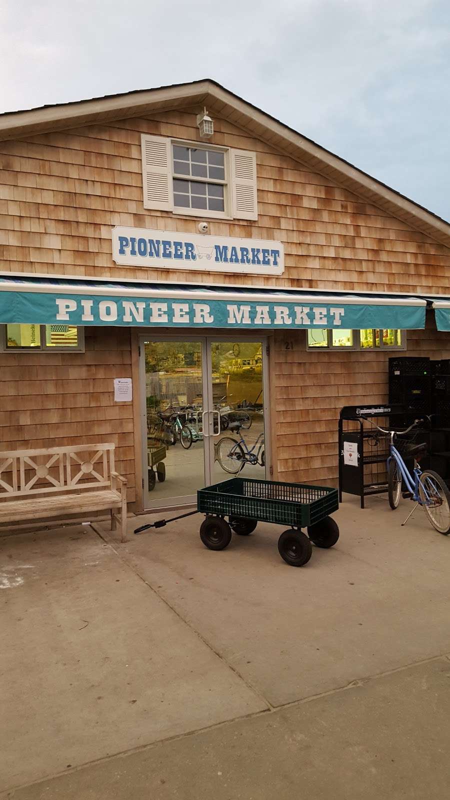 Pioneer Market | 21 Broadway Ave, Fair Harbor, NY 11706, USA | Phone: (631) 583-8435