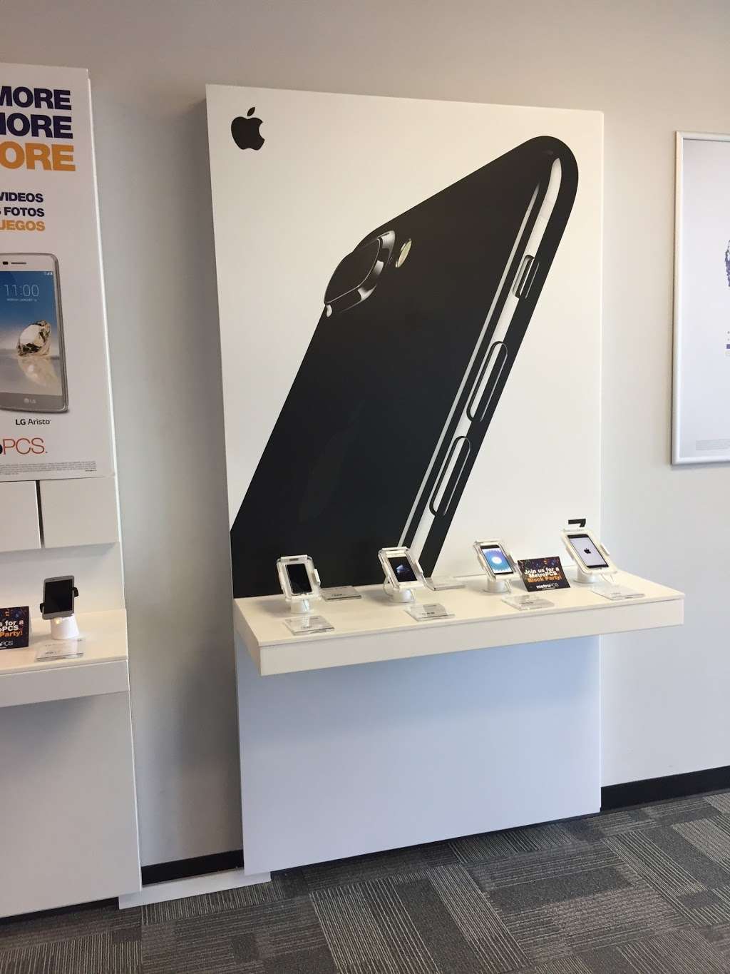 Metro by T-Mobile | 8403 Michigan Rd Ste B, Indianapolis, IN 46268 | Phone: (317) 672-2458