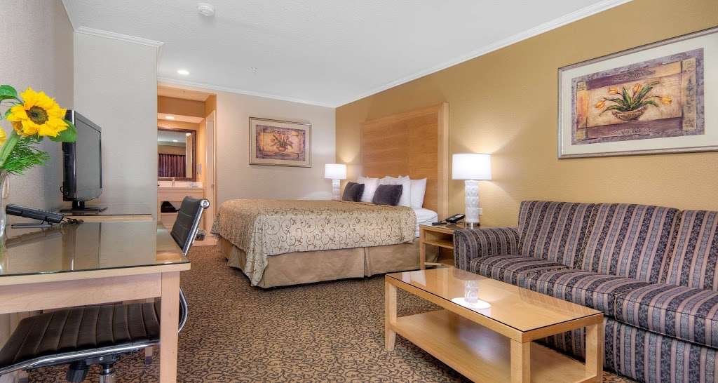 Best Western Plus Dixon Davis | 1345 Commercial Way, Dixon, CA 95620, USA | Phone: (707) 678-1400