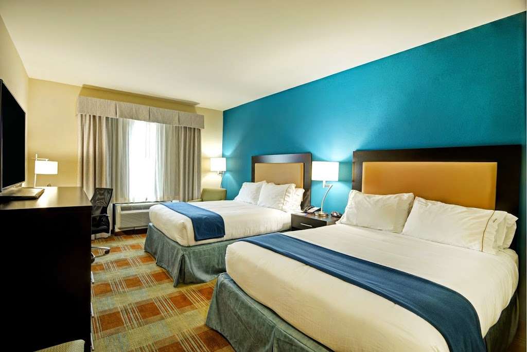 Holiday Inn Express & Suites Houston Northwest-Brookhollow | 4900 Federal Plaza Dr, Houston, TX 77092, USA | Phone: (713) 997-8101